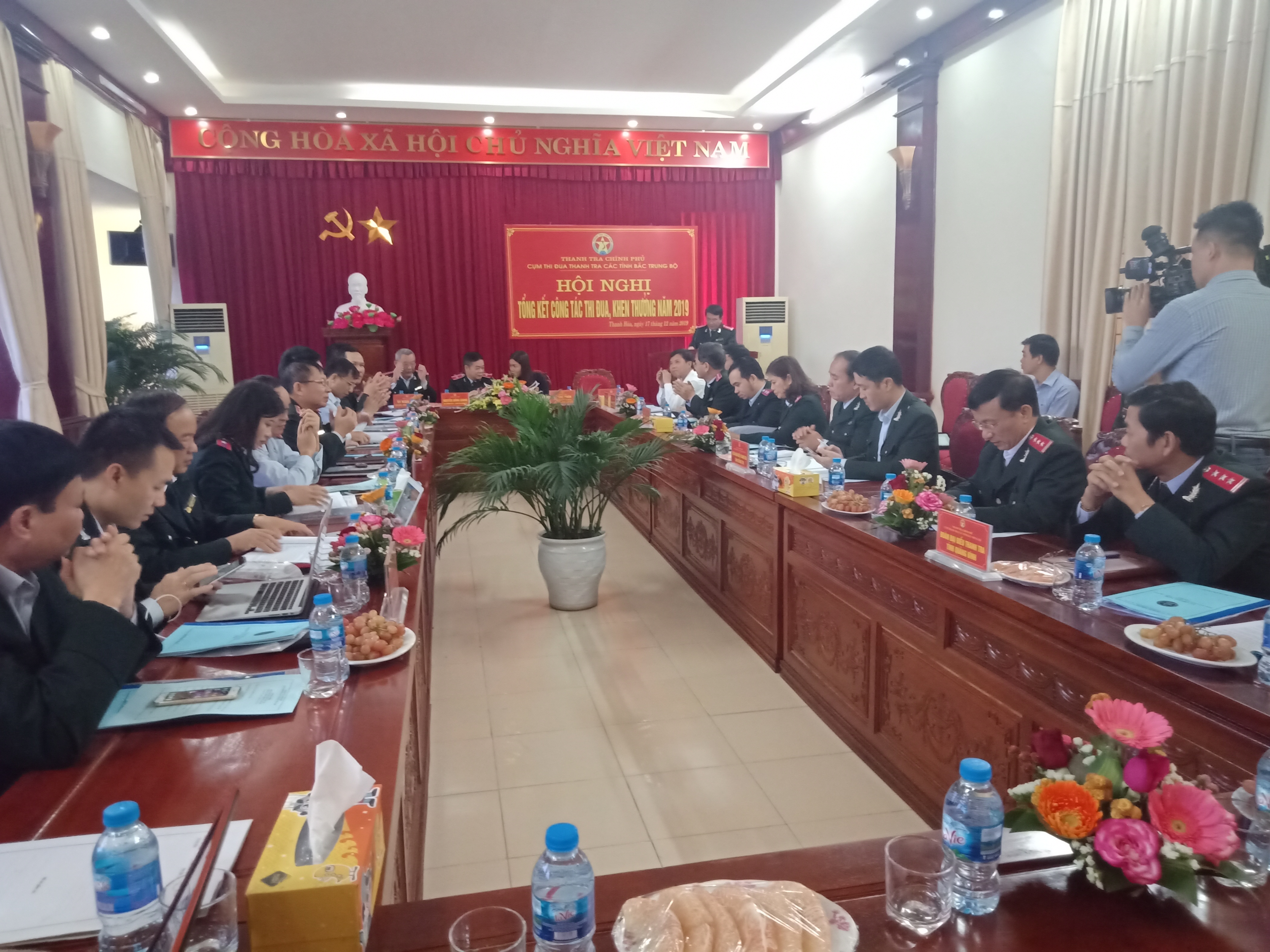 Toàn cảnh hội nghị tổng kết thi đua khen thưởng Cụm thi đua Bắc Trung bộ