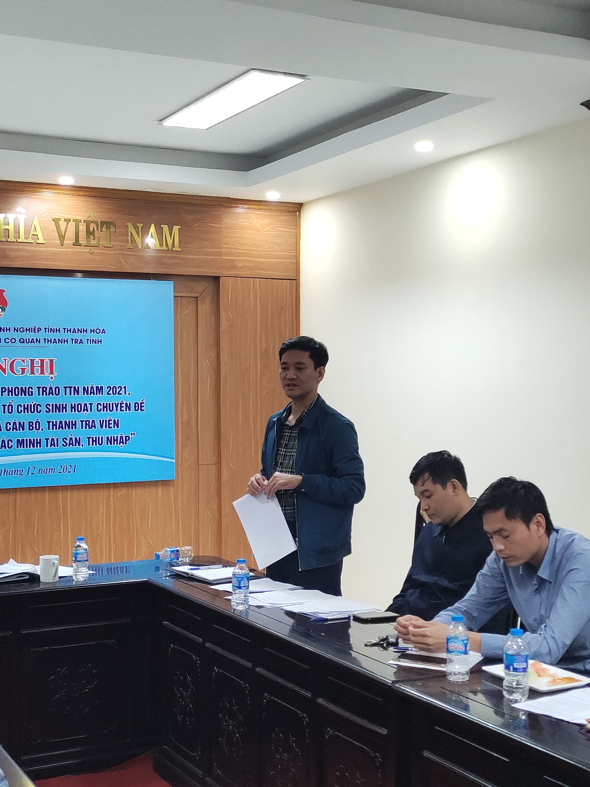Đ/c Đinh Văn Hưng- UV UBKT Đảng úy cơ quan- Phó chánh Thanh tra tỉnh phát biểu tại hội nghị