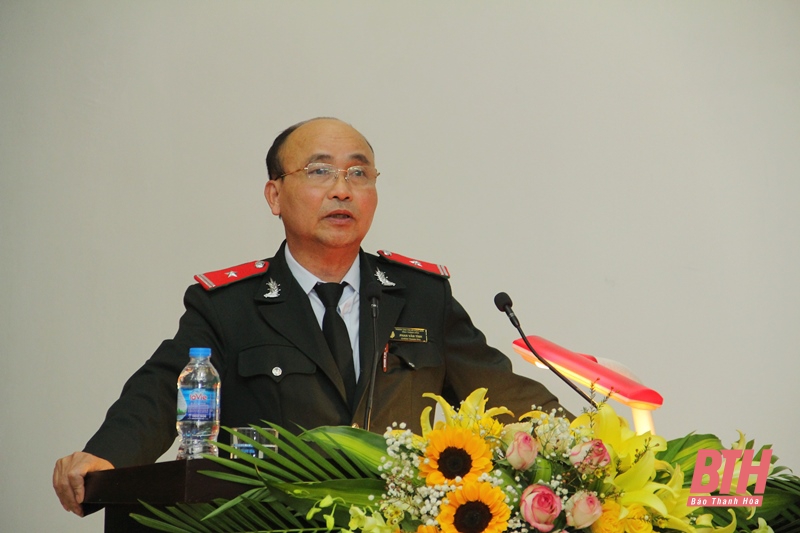 Các đại biểu phát biểu thảo luận tại hội nghị