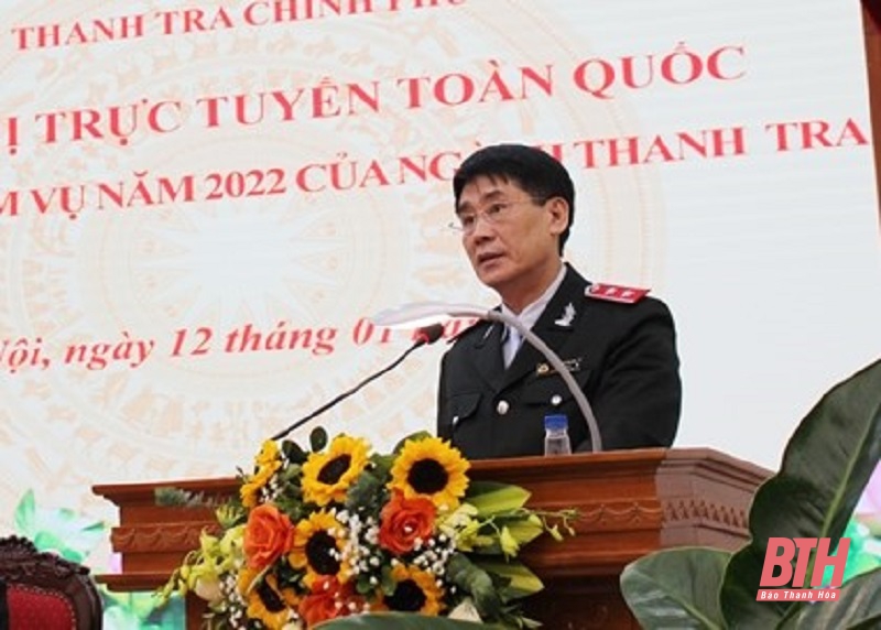Phó Tổng Thanh tra Chính phủ Lê Sỹ Bảy trình bày báo cáo tổng kết công tác năm 2021 tại hội nghị.